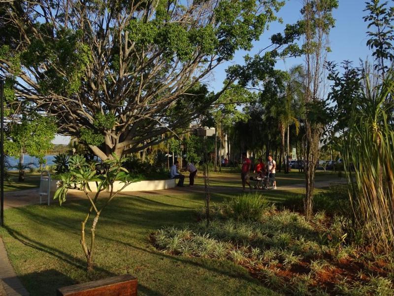 Flat - Esplanada Dos Ministerios - Centro De Brasilia Hotel Exterior photo